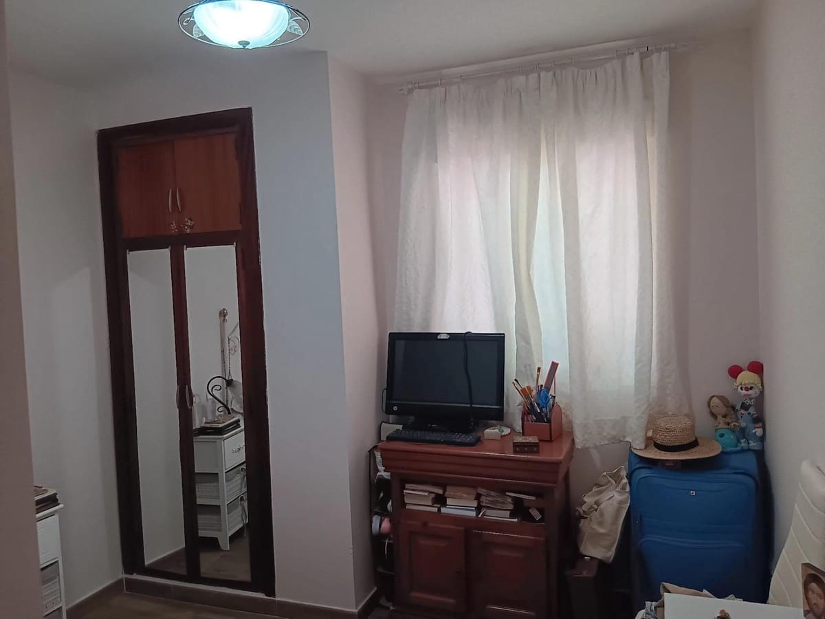 3 bedroom Apartment for sale in Estepona - € 410,000 (Ref: 9479579)