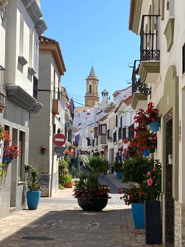 3 bedroom Apartment for sale in Estepona - € 410,000 (Ref: 9479579)