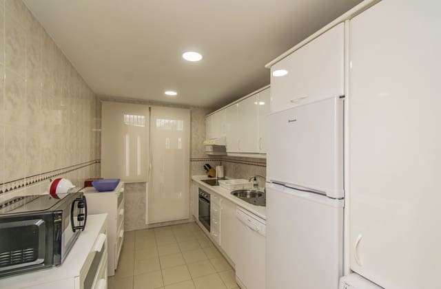 2 slaapkamer Appartement te koop in La Dama de Noche - La Alzambra, Marbella met zwembad - € 414.000 (Ref: 9479586)