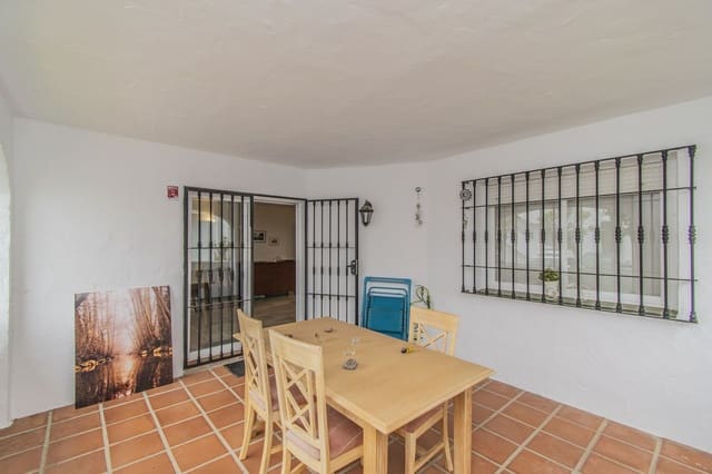 2 slaapkamer Appartement te koop in La Dama de Noche - La Alzambra, Marbella met zwembad - € 414.000 (Ref: 9479586)