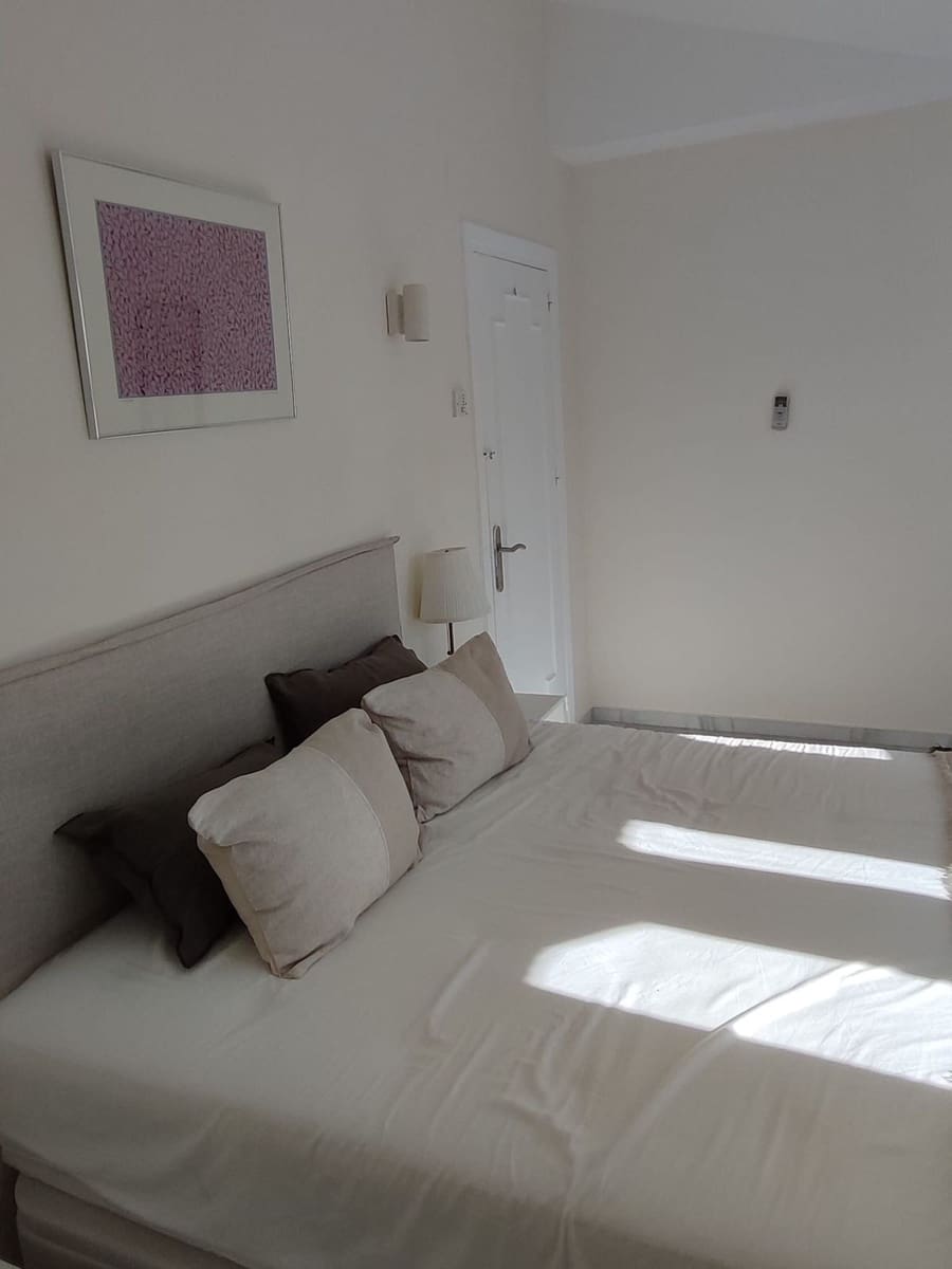 2 bedroom Apartment for sale in Calahonda - € 415,000 (Ref: 9479589)