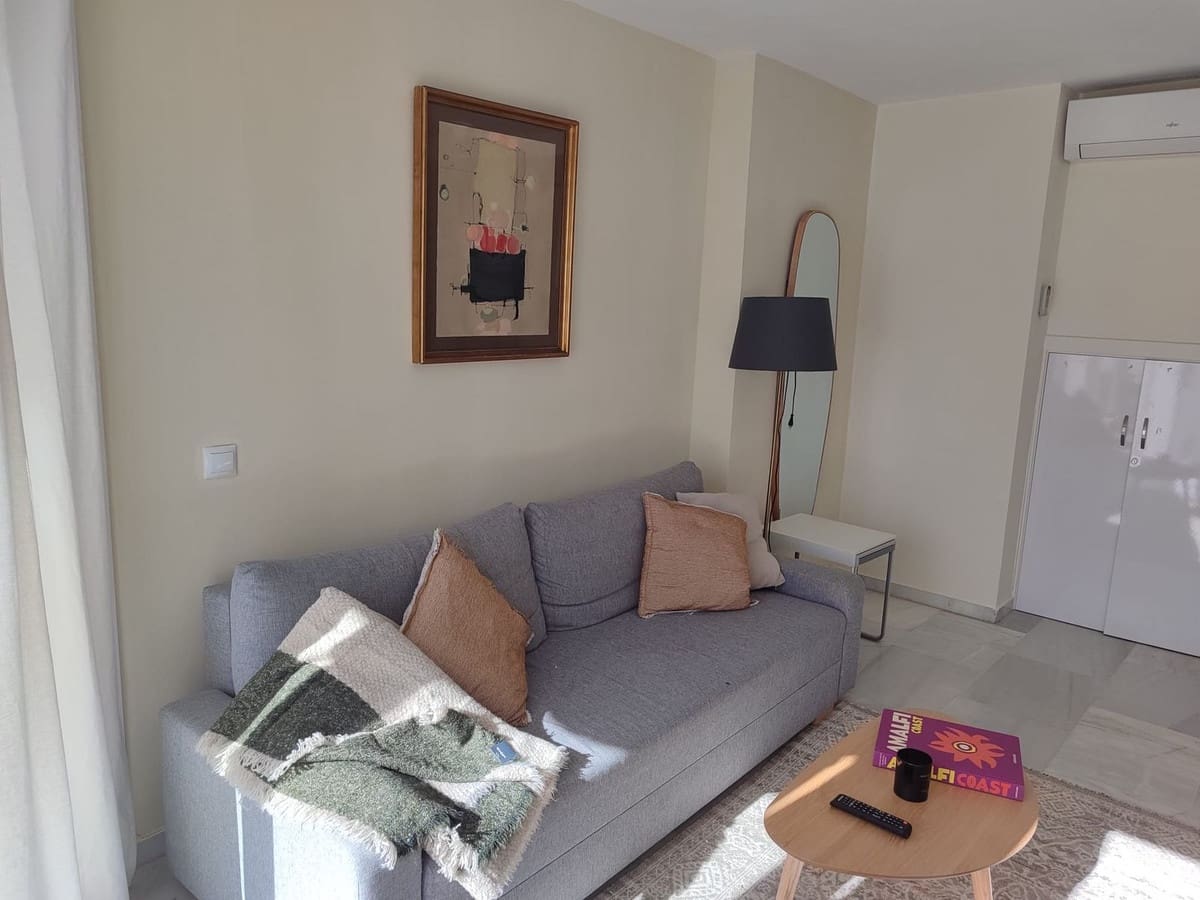 2 bedroom Apartment for sale in Calahonda - € 415,000 (Ref: 9479589)