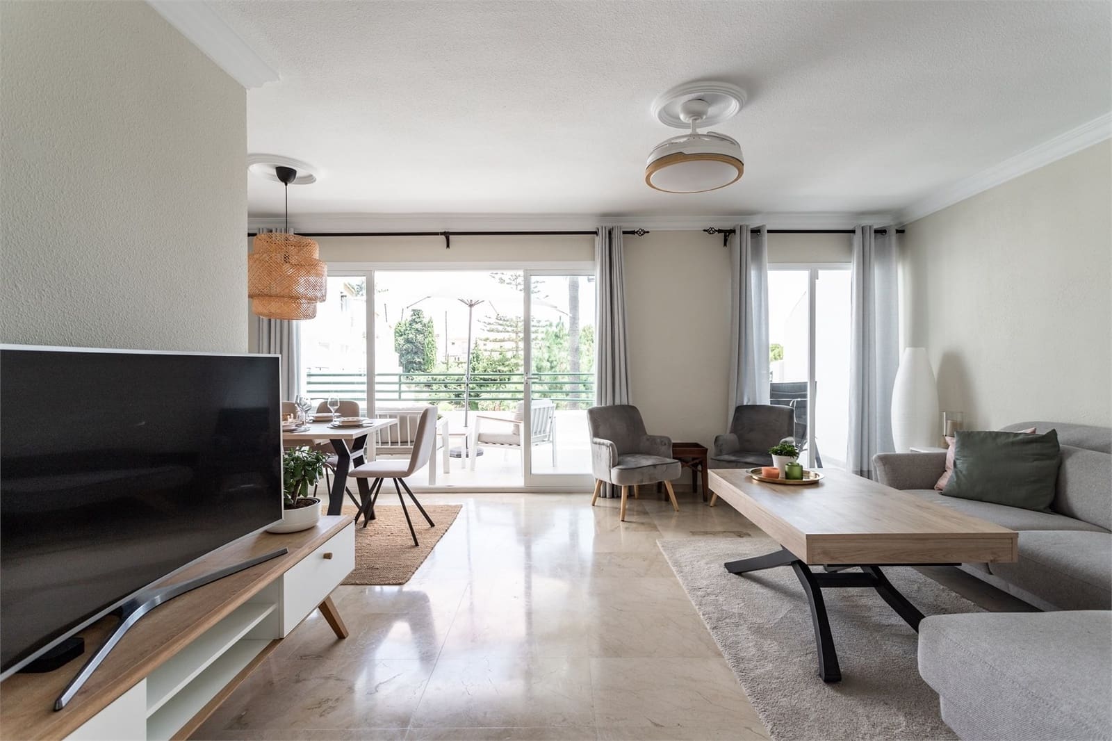 3 bedroom Apartment for sale in Mijas Costa with pool - € 415,000 (Ref: 9479590)