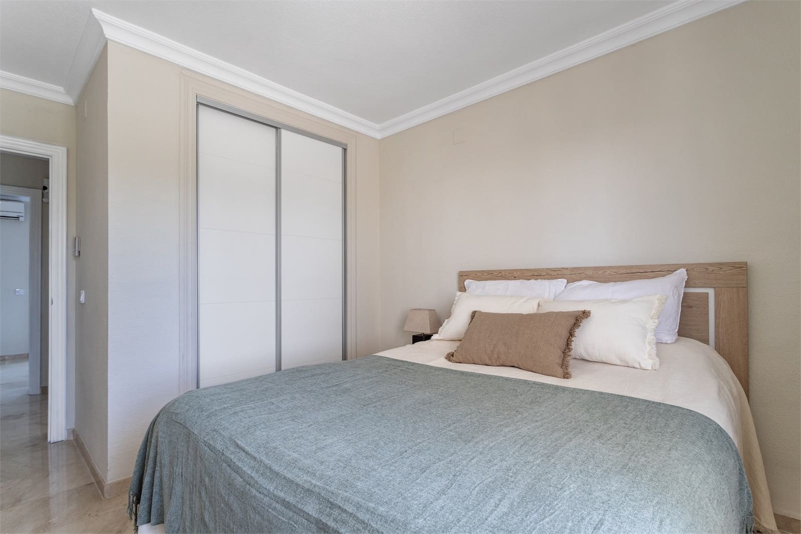 3 bedroom Apartment for sale in Mijas Costa with pool - € 415,000 (Ref: 9479590)