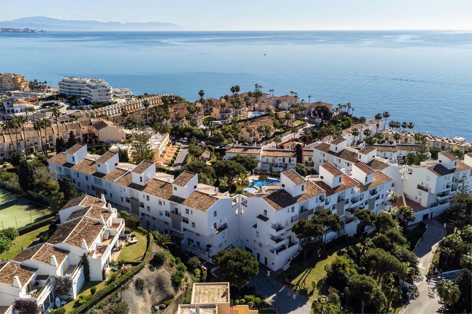 3 bedroom Apartment for sale in Mijas Costa with pool - € 415,000 (Ref: 9479590)