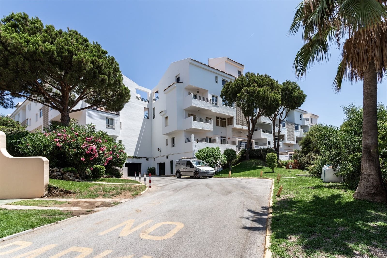 3 bedroom Apartment for sale in Mijas Costa with pool - € 415,000 (Ref: 9479590)