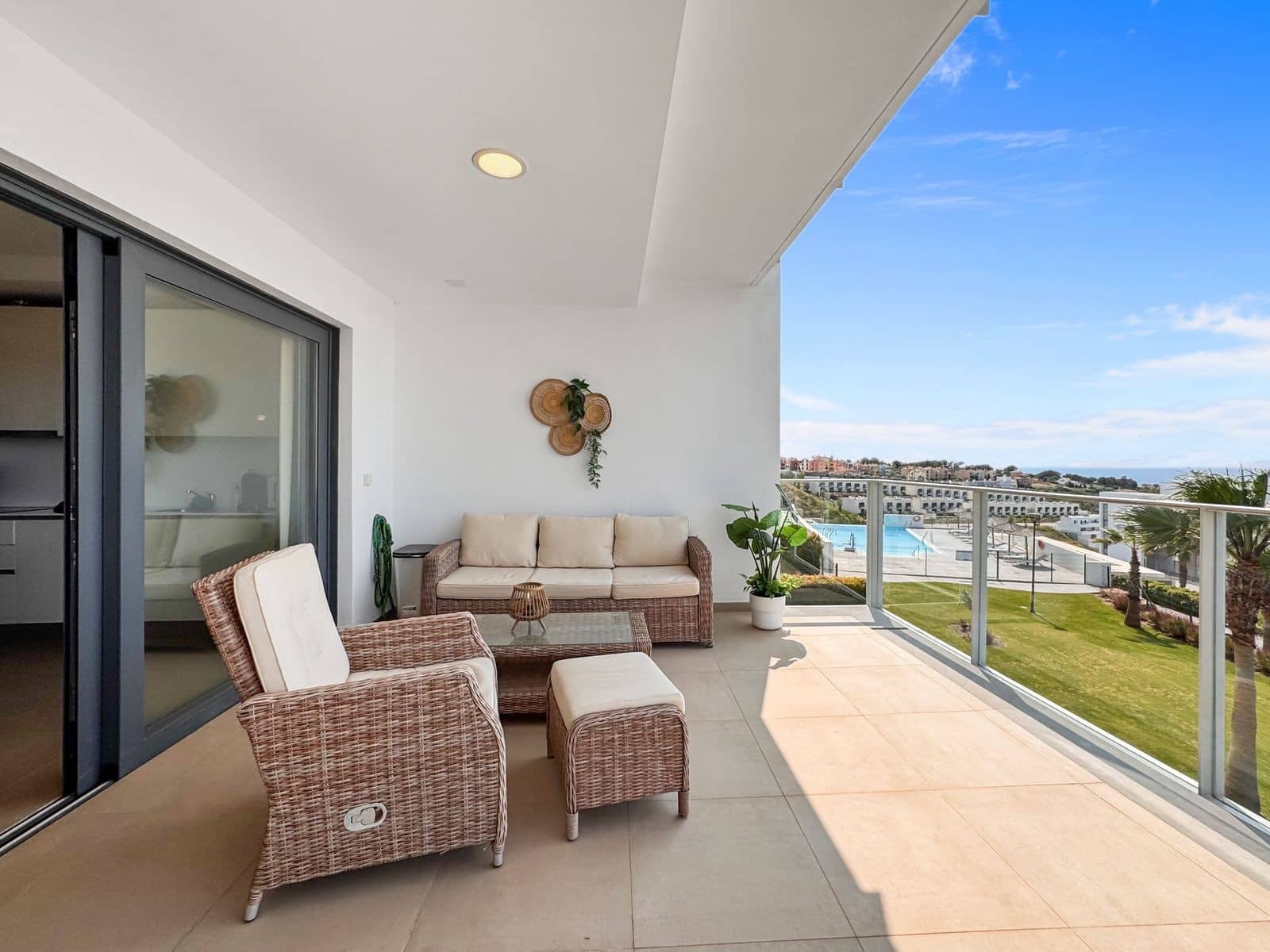 2 bedroom Apartment for sale in Sotogrande with pool garage - € 419,000 (Ref: 9479596)