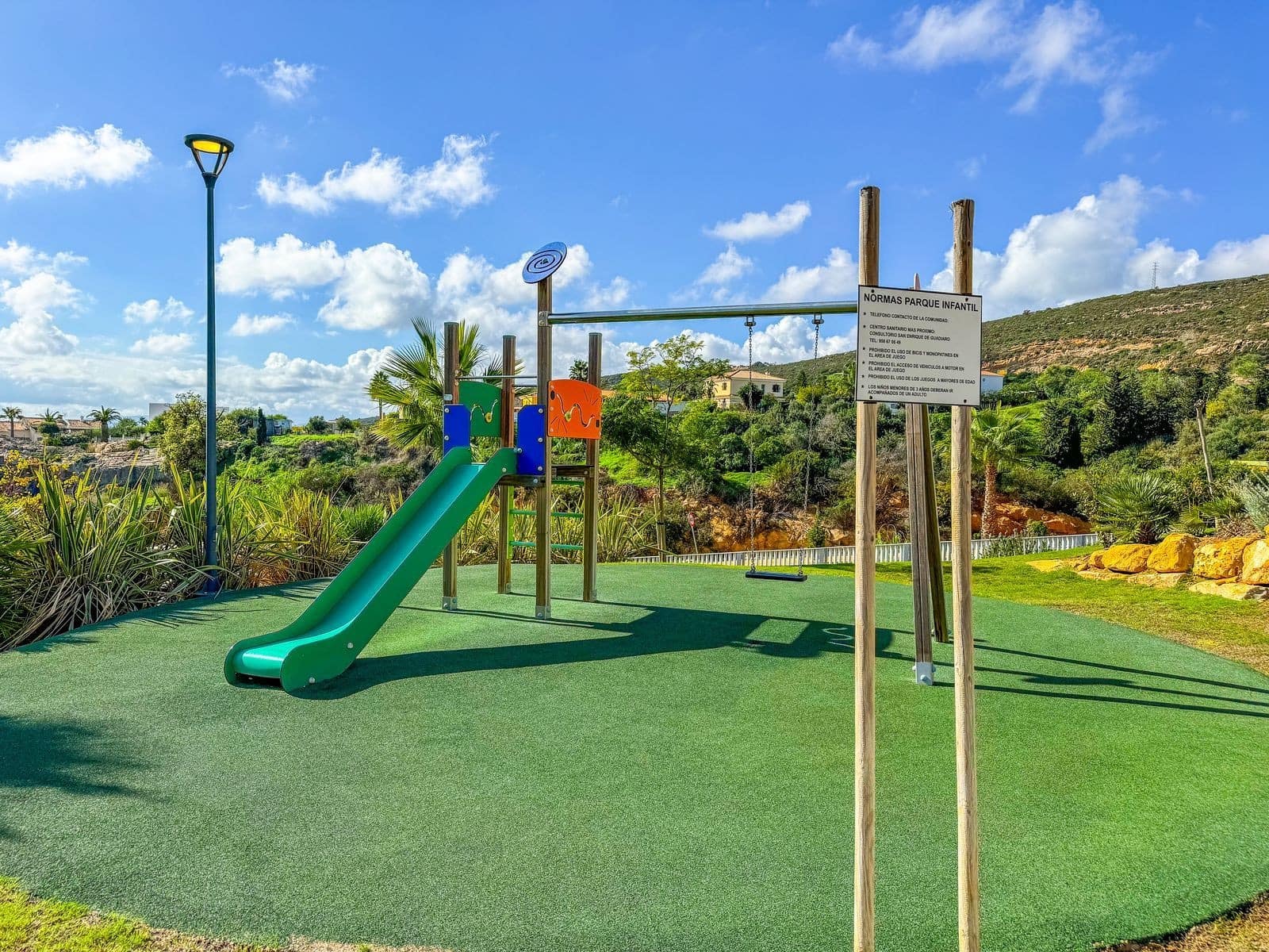 2 bedroom Apartment for sale in Sotogrande with pool garage - € 419,000 (Ref: 9479596)