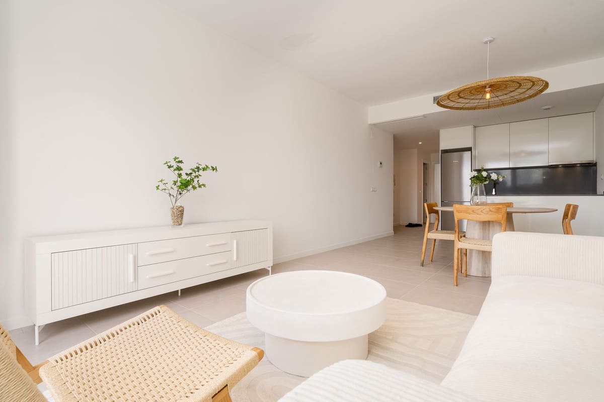 2 bedroom Apartment for sale in Estepona with pool - € 420,000 (Ref: 9479600)