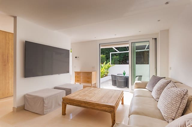 Casa de 2 habitaciones en La Dama de Noche - La Alzambra, Marbella en venta con garaje - 420.000 € (Ref: 9479602)