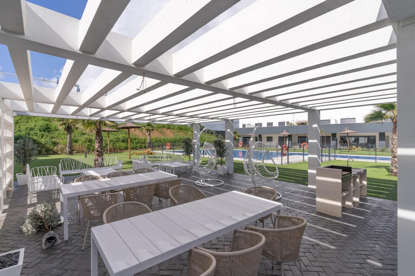 2 makuuhuone Huoneisto myytävänä paikassa Estepona mukana uima-altaan 
autotalli - 420 000 € (Ref: 9479604)