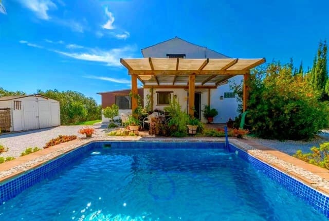 2 bedroom Villa for sale in Selwo, Estepona with pool - € 425,000 (Ref: 9479613)