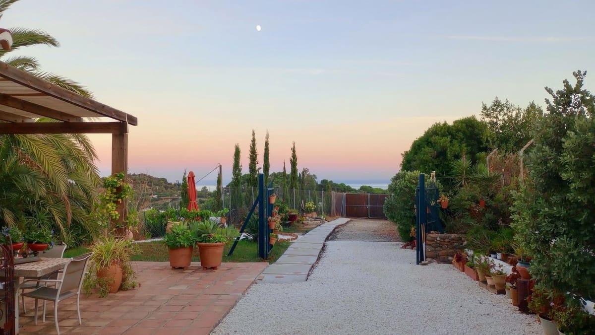 2 bedroom Villa for sale in New Golden Mile with pool - € 425,000 (Ref: 9479613)