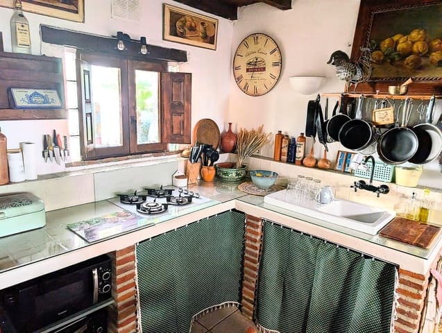 2 bedroom Villa for sale in Selwo, Estepona with pool - € 425,000 (Ref: 9479613)