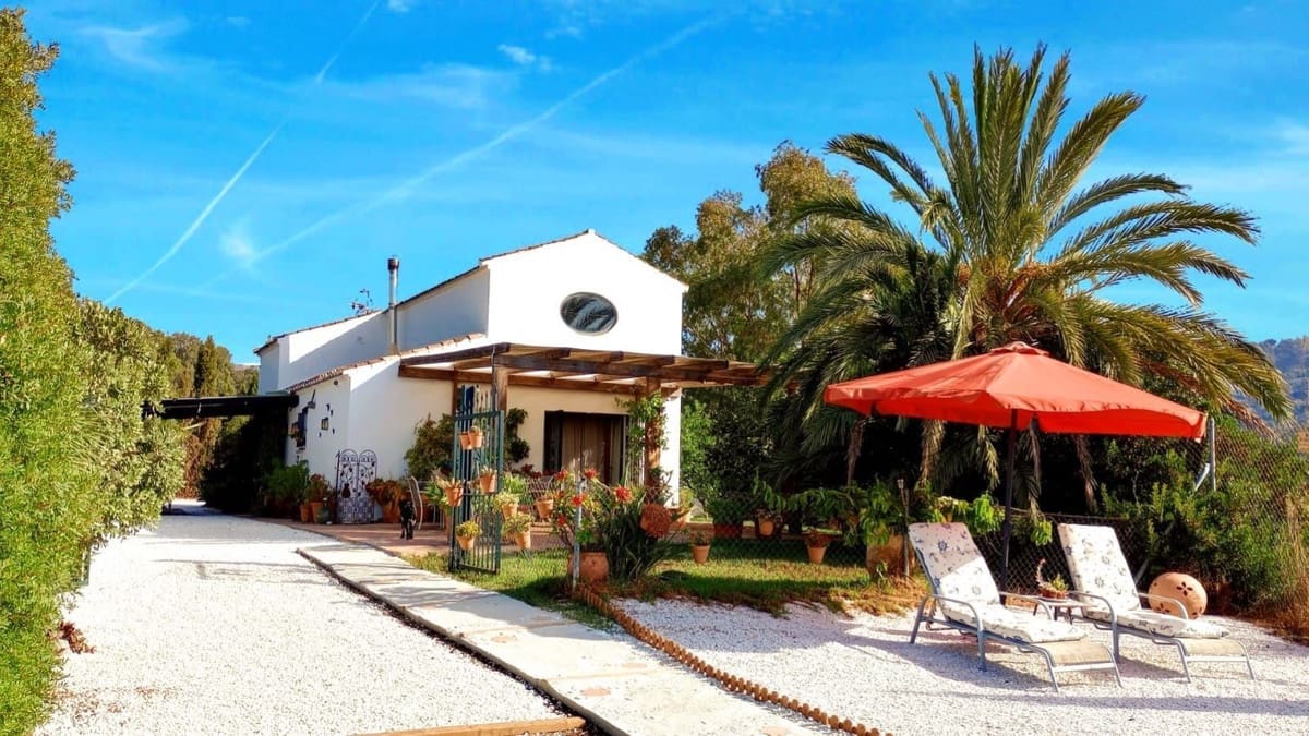 2 bedroom Villa for sale in New Golden Mile with pool - € 425,000 (Ref: 9479613)