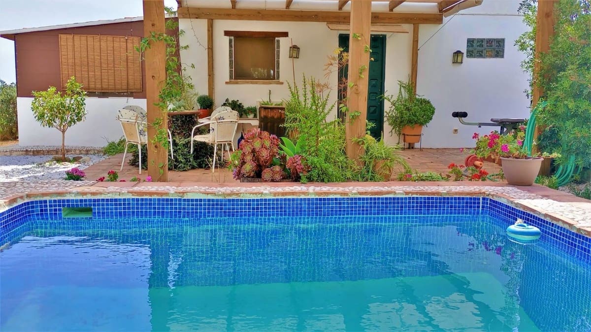 2 bedroom Villa for sale in New Golden Mile with pool - € 425,000 (Ref: 9479613)