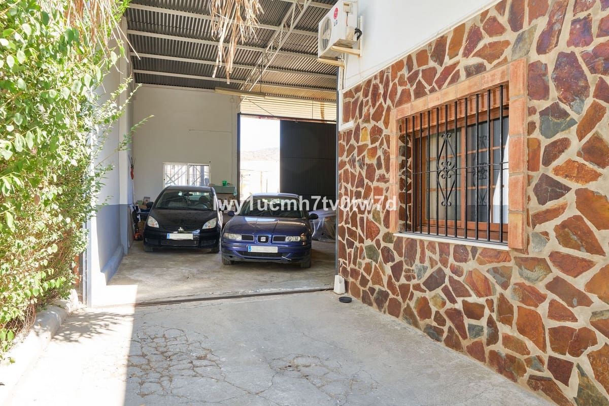 4 bedroom Villa for sale in Alhaurin de la Torre - € 425,000 (Ref: 9479614)