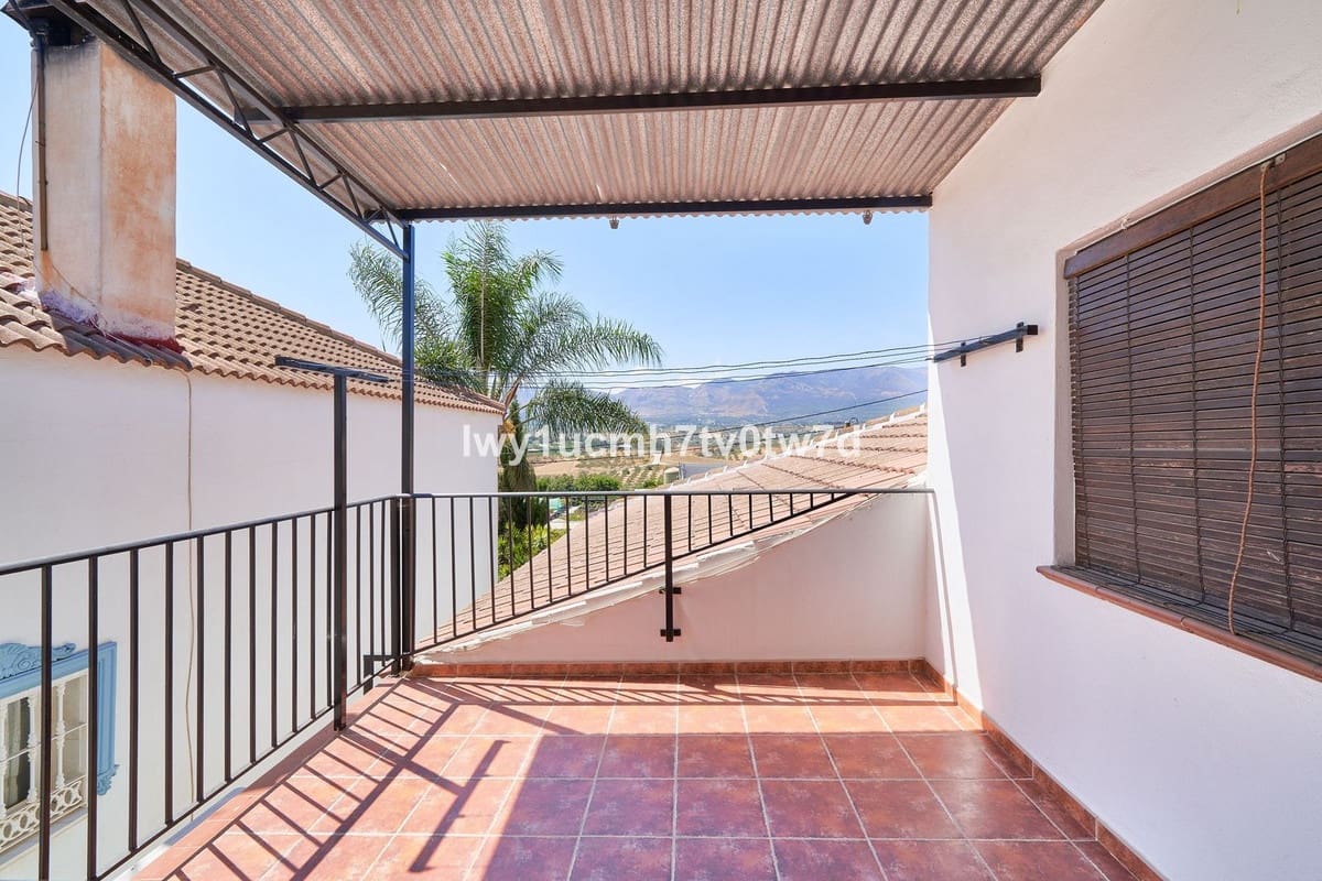 4 bedroom Villa for sale in Alhaurin de la Torre - € 425,000 (Ref: 9479614)