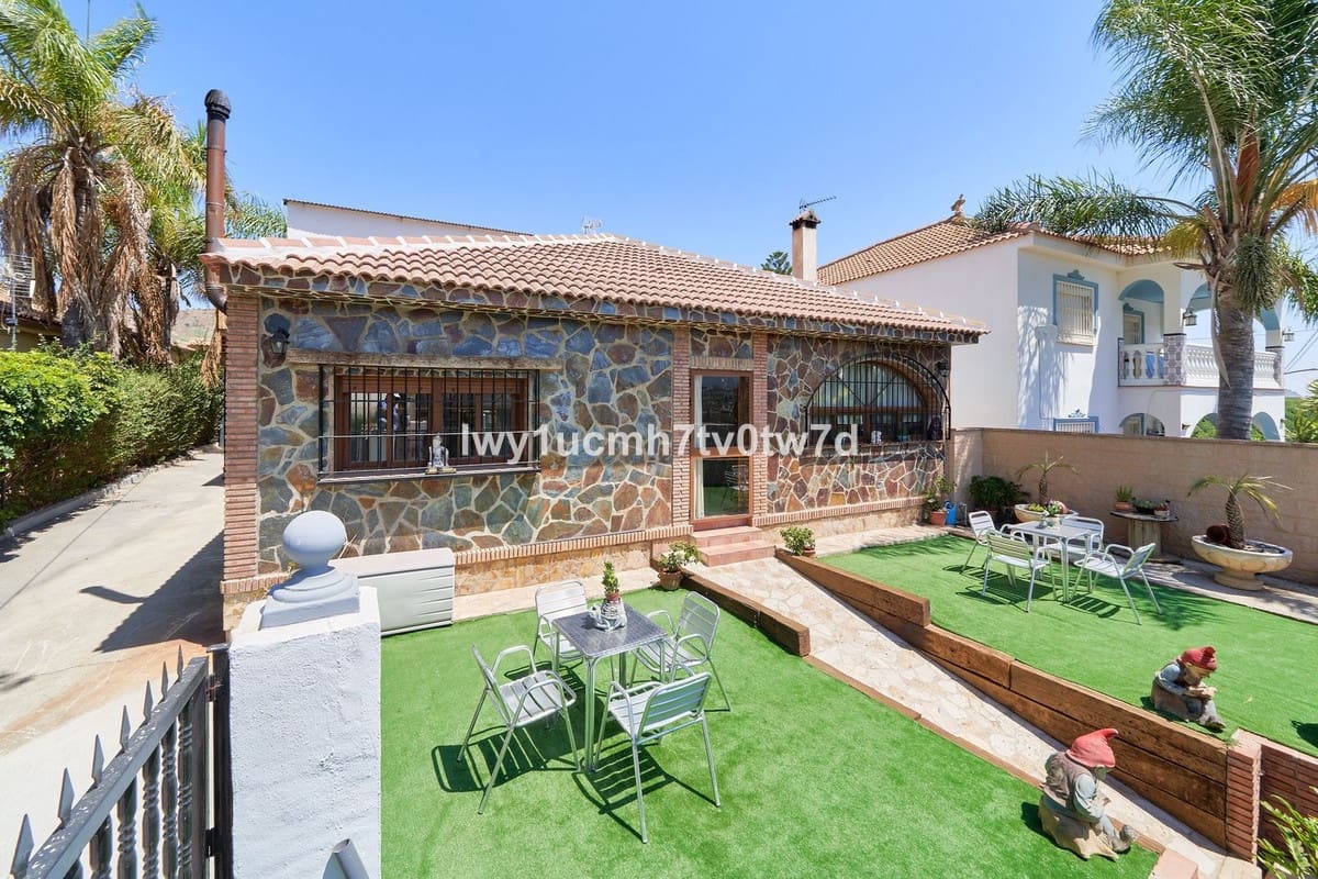 4 bedroom Villa for sale in Alhaurin de la Torre - € 425,000 (Ref: 9479614)