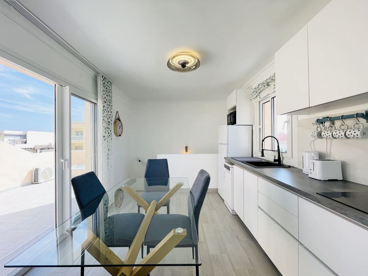 3 soverom Kjedet enebolig til salgs i La Duquesa / Puerto de la Duquesa - € 425 000 (Ref: 9479615)