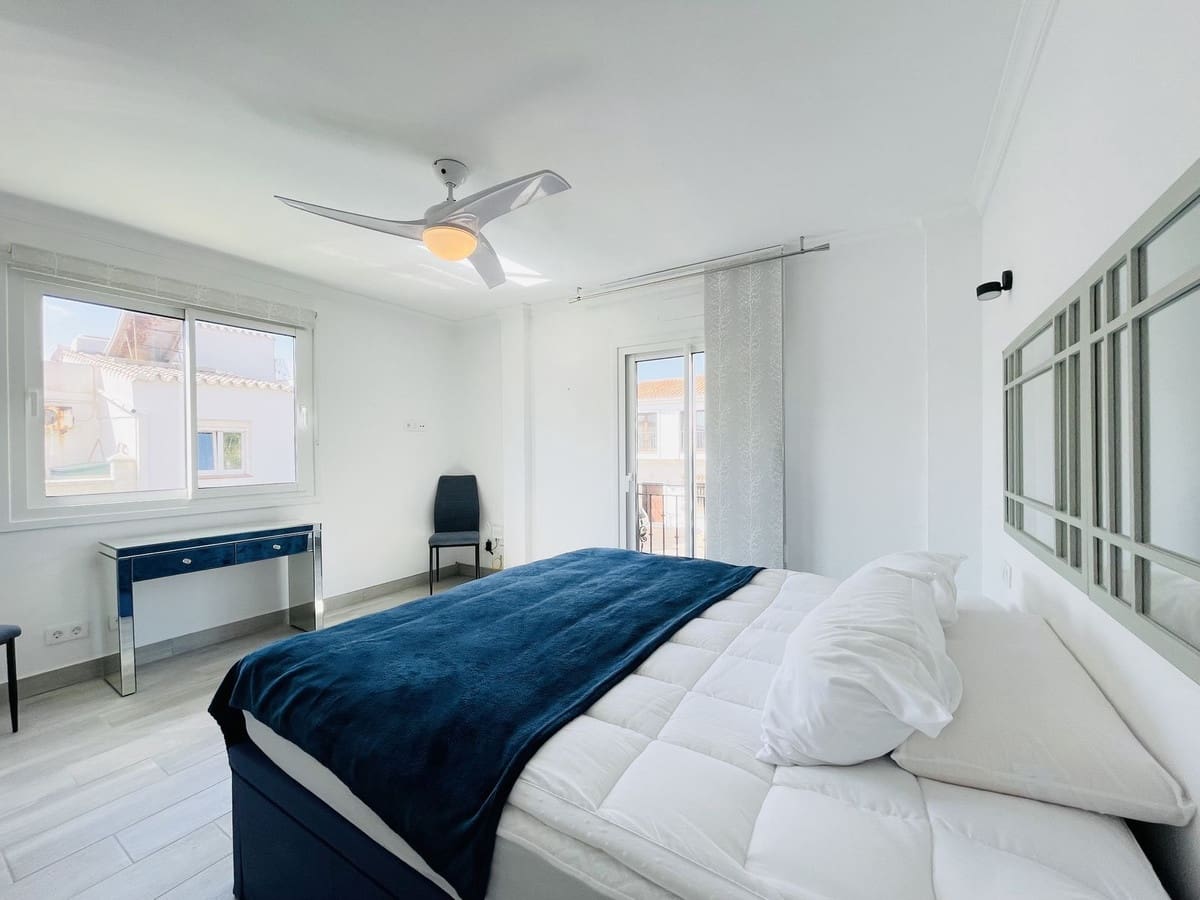 3 soverom Kjedet enebolig til salgs i La Duquesa / Puerto de la Duquesa - € 425 000 (Ref: 9479615)