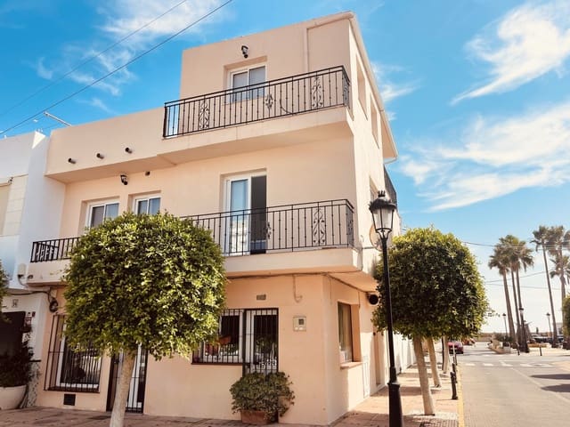 3 soverom Kjedet enebolig til salgs i La Duquesa / Puerto de la Duquesa, Manilva - € 425 000 (Ref: 9479615)