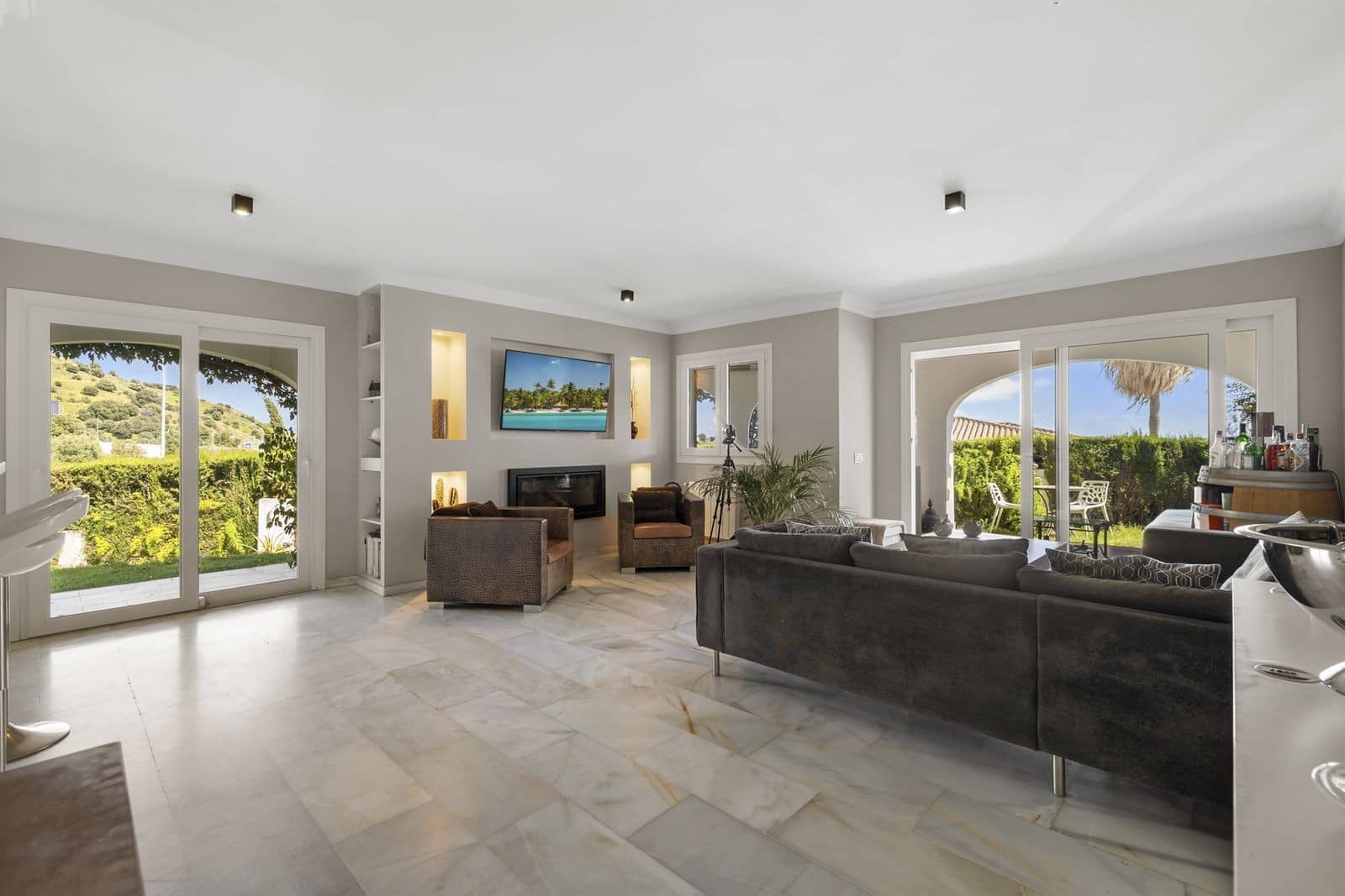 Casa de 2 habitaciones en Mijas Costa en venta con piscina garaje - 425.000 € (Ref: 9479616)