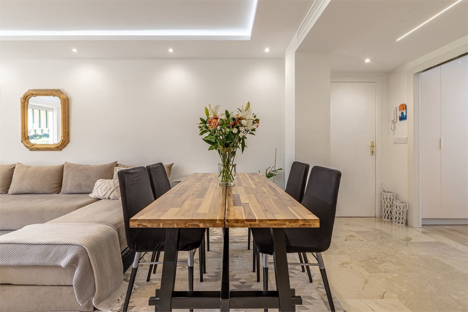 3 bedroom Apartment for sale in San Pedro de Alcantara with pool garage - € 425,000 (Ref: 9479619)