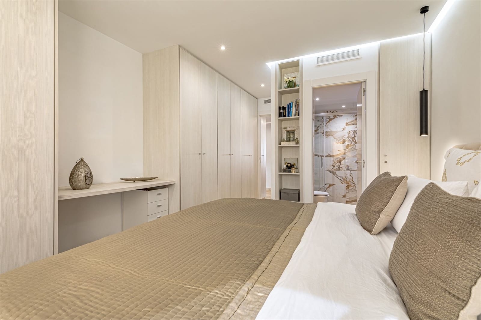 3 bedroom Apartment for sale in San Pedro de Alcantara with pool garage - € 425,000 (Ref: 9479619)