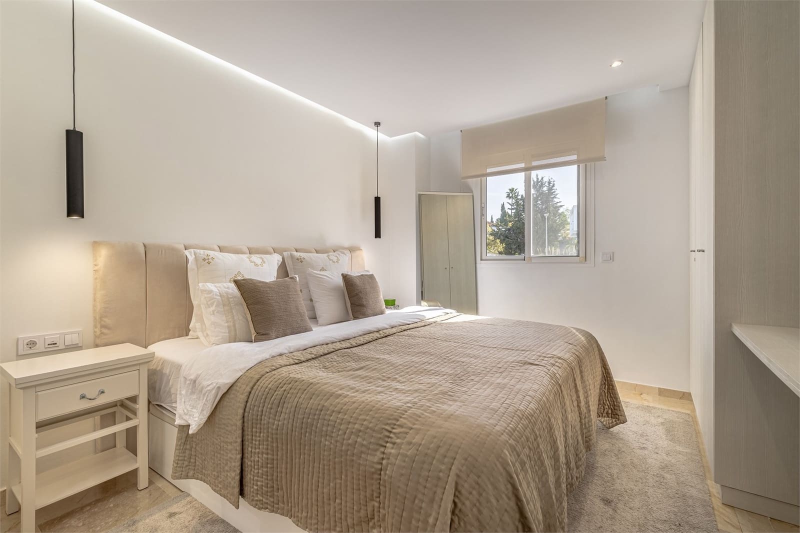 3 bedroom Apartment for sale in San Pedro de Alcantara with pool garage - € 425,000 (Ref: 9479619)