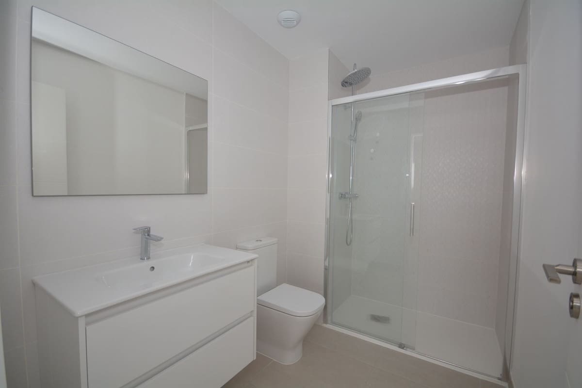 2 bedroom Apartment for sale in Estepona with pool - € 426,000 (Ref: 9479622)