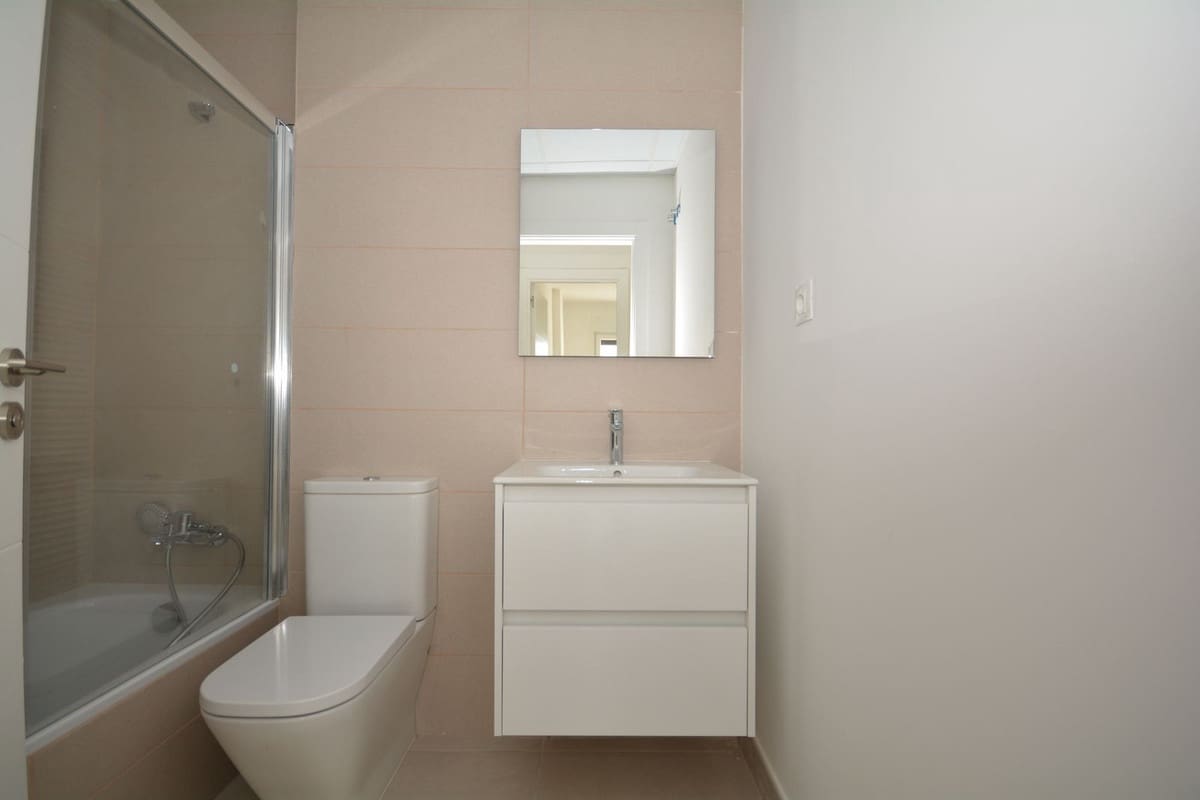 2 bedroom Apartment for sale in Estepona with pool - € 426,000 (Ref: 9479622)