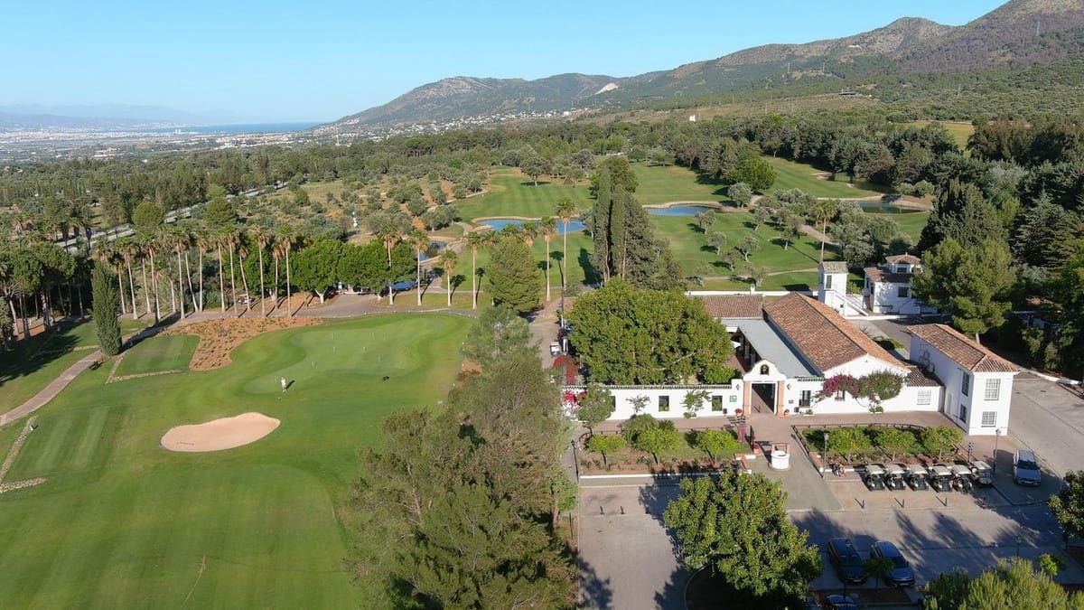 3 bedroom Townhouse for sale in Alhaurin de la Torre with pool garage - € 429,990 (Ref: 9479628)