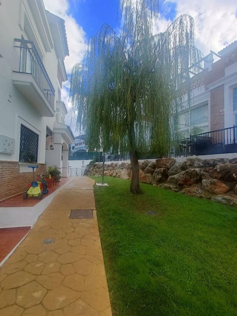 3 bedroom Townhouse for sale in Alhaurin de la Torre with pool garage - € 429,990 (Ref: 9479628)