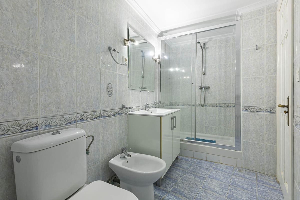 2 bedroom Apartment for sale in Calahonda - € 430,000 (Ref: 9479629)