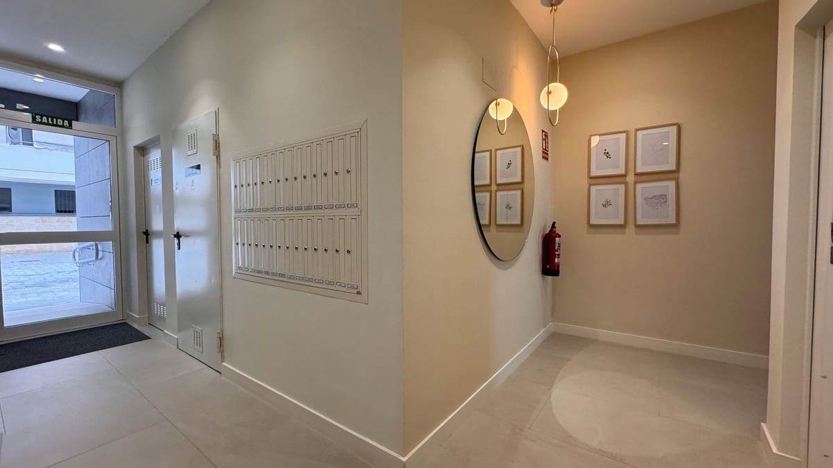 3 soverom Leilighet til salgs i Nueva Andalucia med svømmebasseng - € 430 000 (Ref: 9479633)