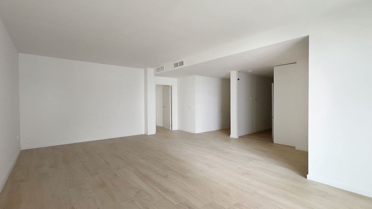 3 soverom Leilighet til salgs i Nueva Andalucia med svømmebasseng - € 430 000 (Ref: 9479633)