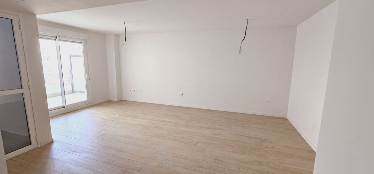 3 soverom Leilighet til salgs i Nueva Andalucia med svømmebasseng - € 430 000 (Ref: 9479633)