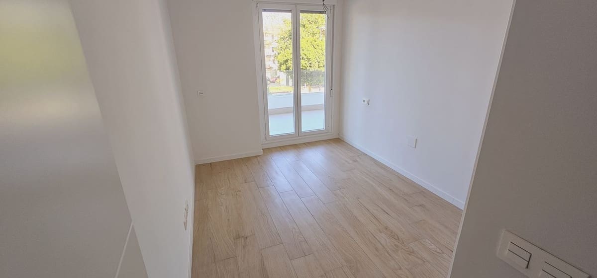 3 soverom Leilighet til salgs i Nueva Andalucia med svømmebasseng - € 430 000 (Ref: 9479633)