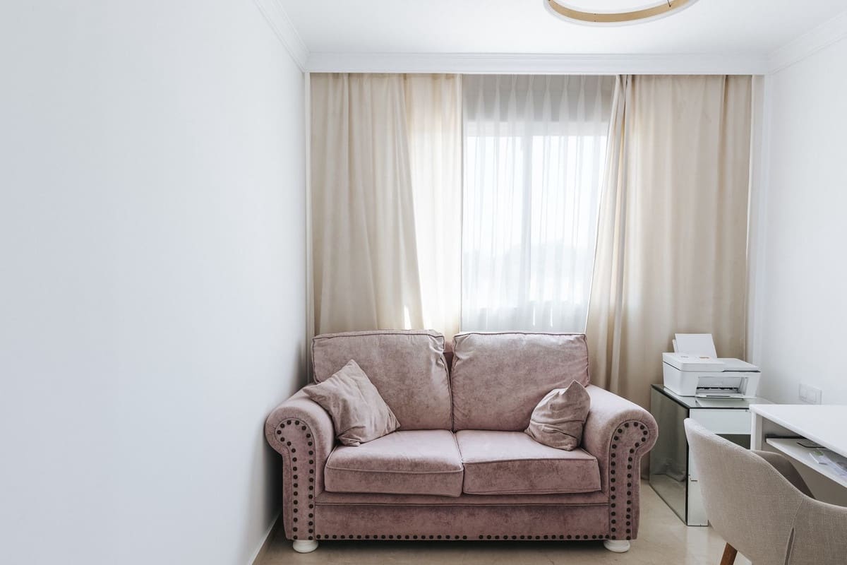 4 sypialnia Penthouse na sprzedaż w Manilva z basenem garażem - 432 000 € (Ref: 9479640)