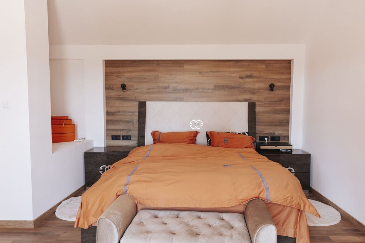 4 sypialnia Penthouse na sprzedaż w Manilva z basenem garażem - 432 000 € (Ref: 9479640)