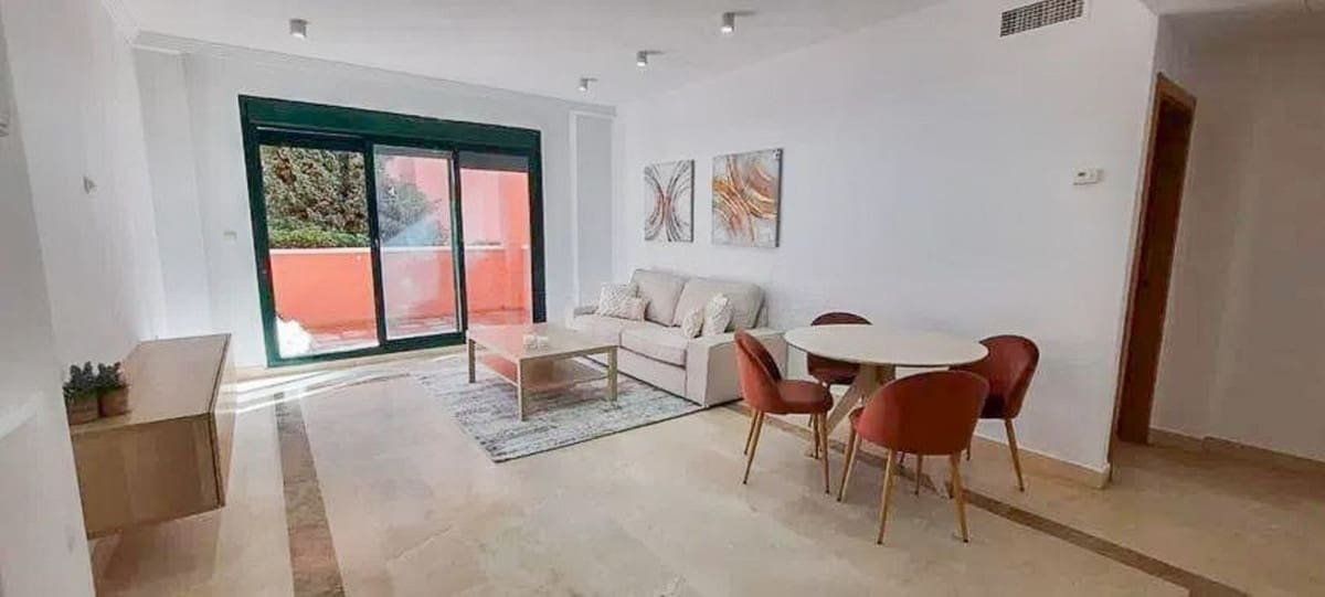 Apartamento de 2 habitaciones en Marbesa en venta con piscina - 435.000 € (Ref: 9479642)