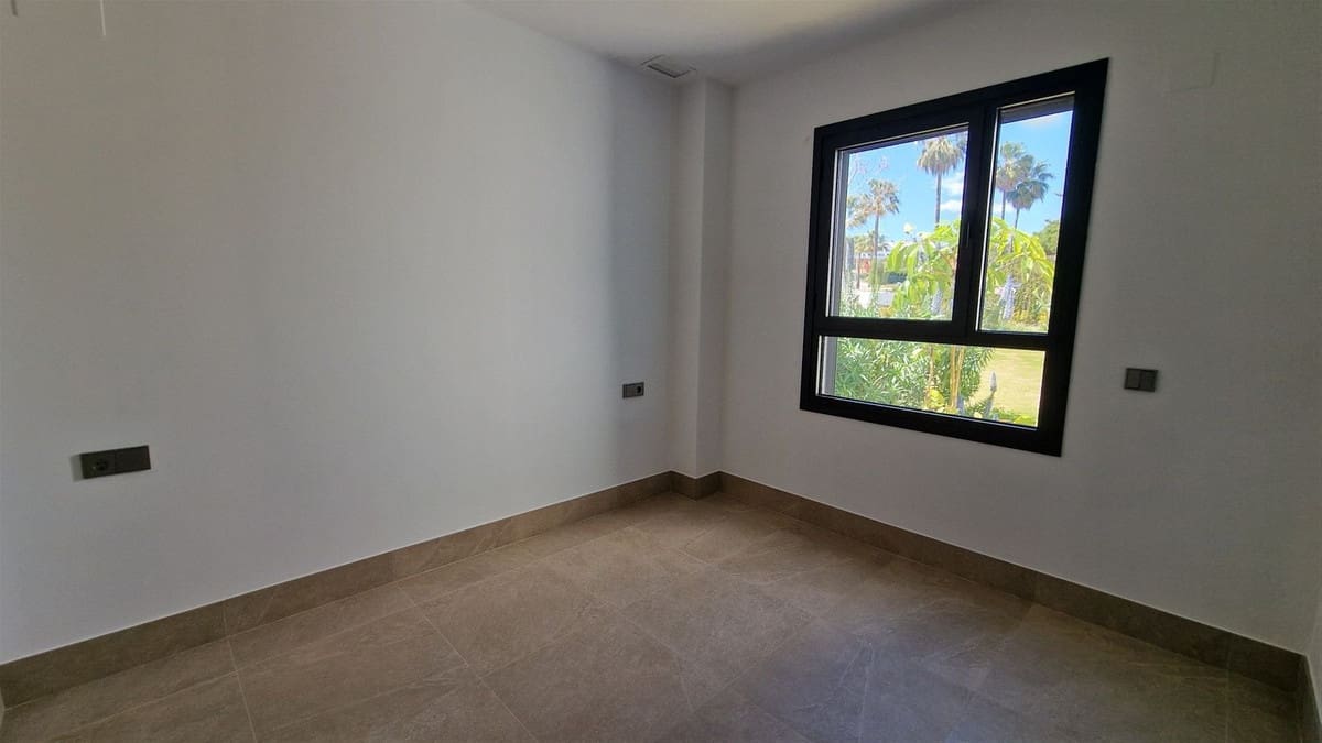 3 bedroom Apartment for sale in Bahia de Casares with pool - € 435,000 (Ref: 9479643)