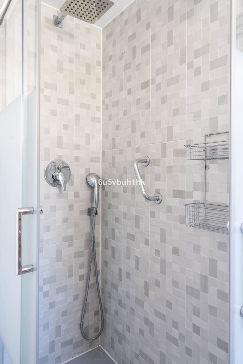 2 bedroom Penthouse for sale in Benalmadena Costa with pool garage - € 435,000 (Ref: 9479644)