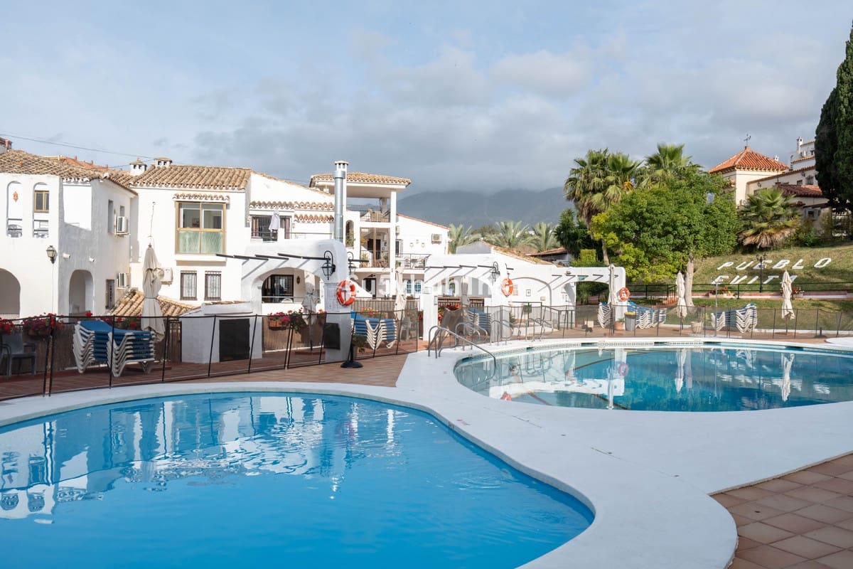 2 bedroom Penthouse for sale in Benalmadena Costa with pool garage - € 435,000 (Ref: 9479644)