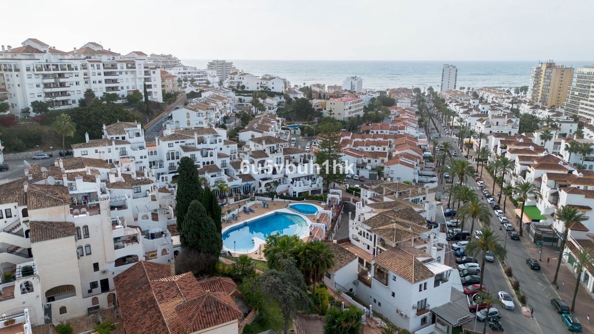 2 bedroom Penthouse for sale in Benalmadena Costa with pool garage - € 435,000 (Ref: 9479644)