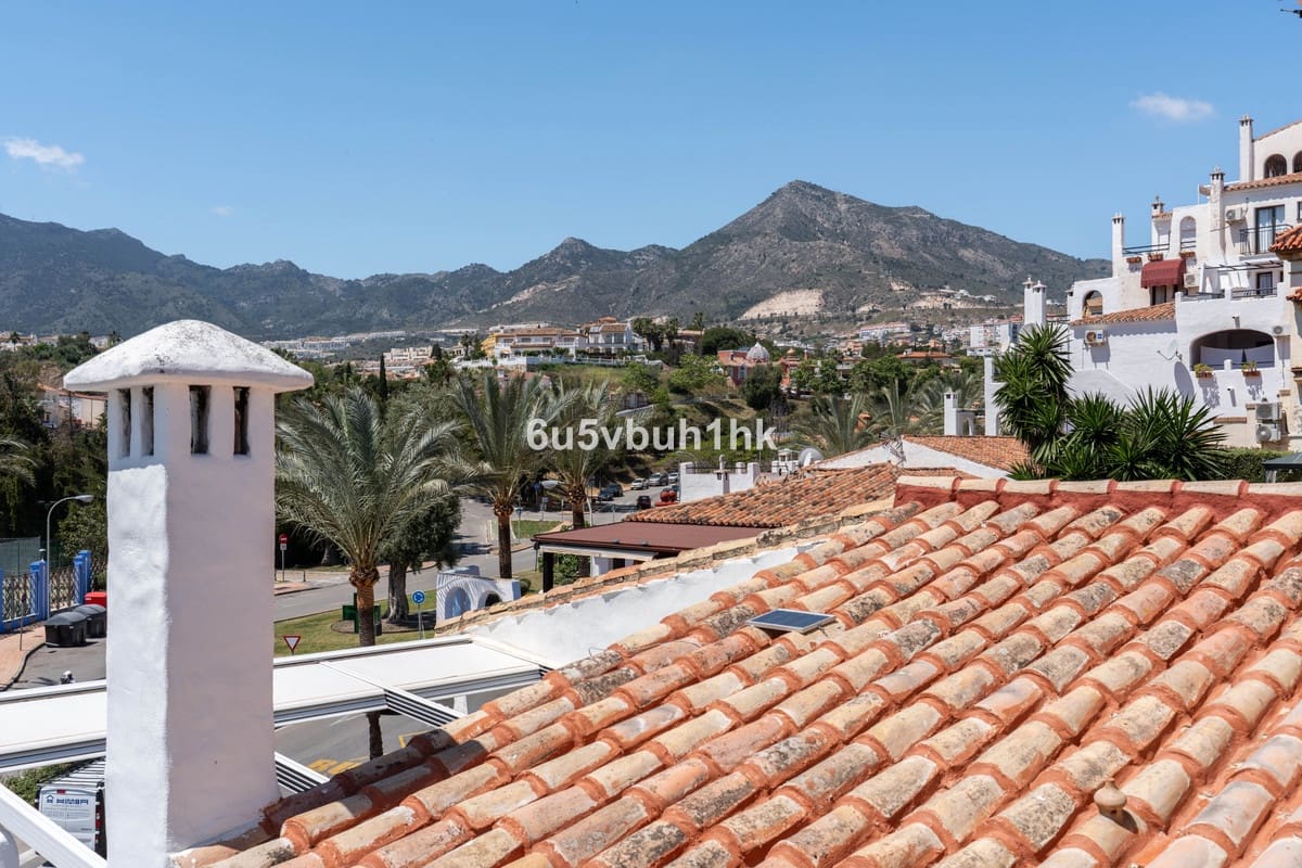 2 bedroom Penthouse for sale in Benalmadena Costa with pool garage - € 435,000 (Ref: 9479644)