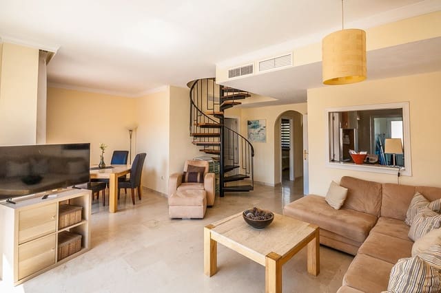 Ático de 2 habitaciones en Elviria, Marbella en venta con piscina garaje - 435.000 € (Ref: 9479645)