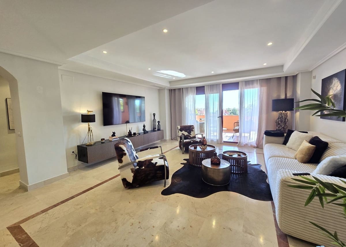 2 bedroom Apartment for sale in La Mairena with pool - € 439,000 (Ref: 9479648)