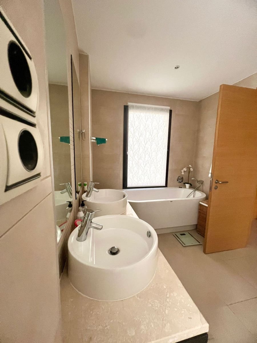 2 bedroom Apartment for sale in Los Monteros with pool - € 439,000 (Ref: 9479649)